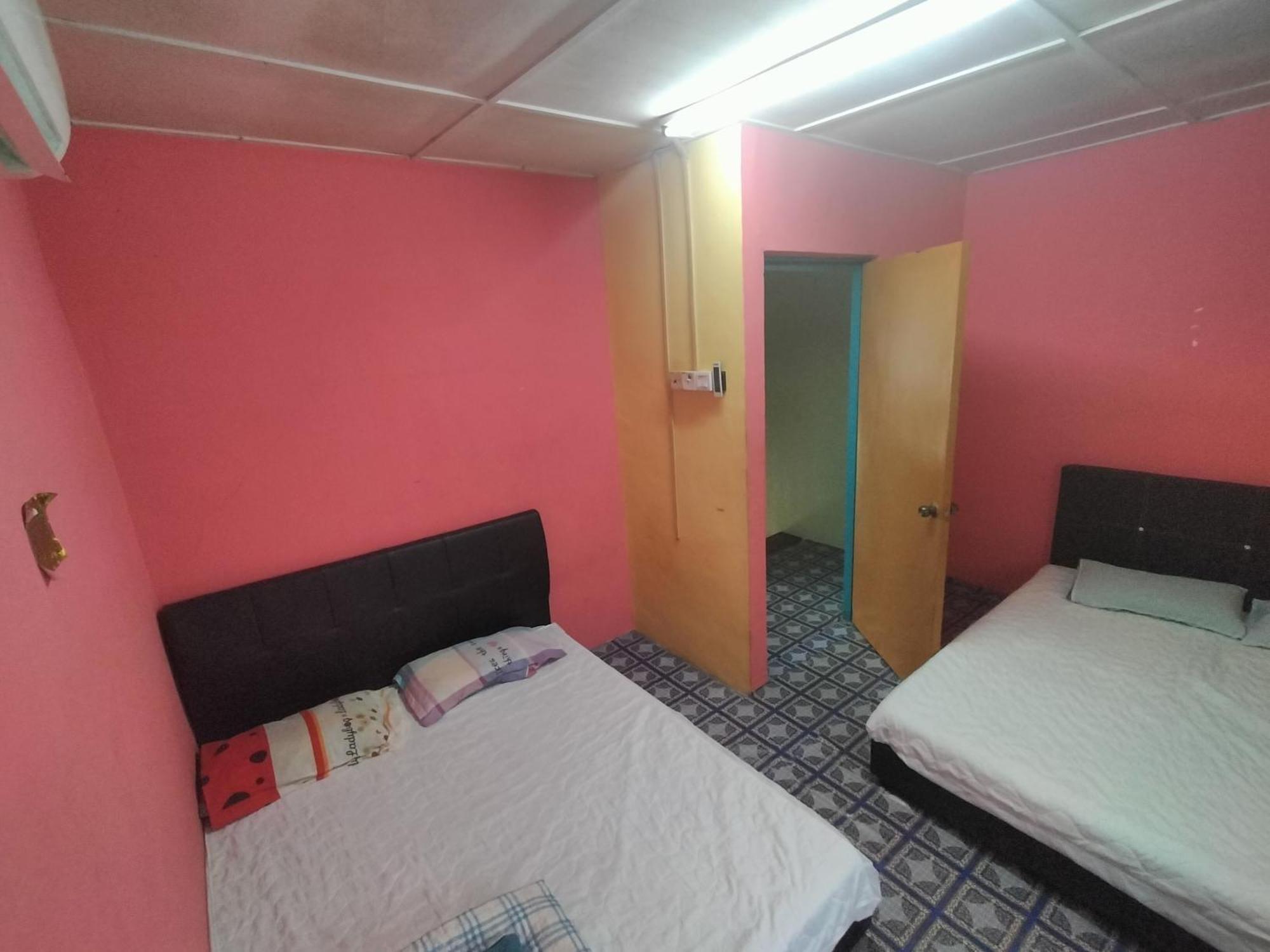Jassha Homestay Parit Raja Bagian luar foto