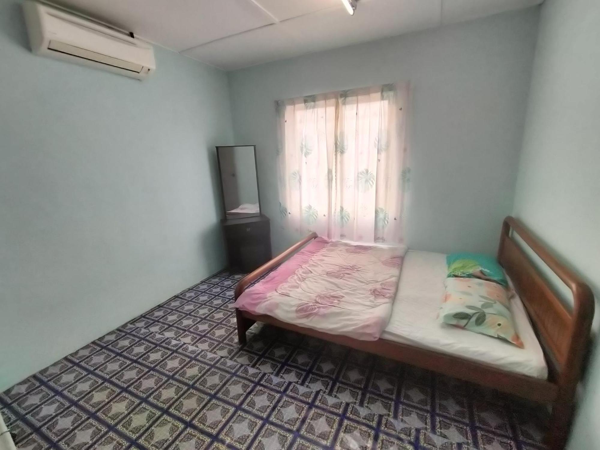 Jassha Homestay Parit Raja Bagian luar foto